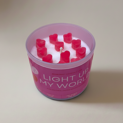 BROWNTOAST Dopamine Decor Candle — handcrafted gourmand and seasonal candles made with natural palm wax and cotton wick. Available in multiple scents and sizes.