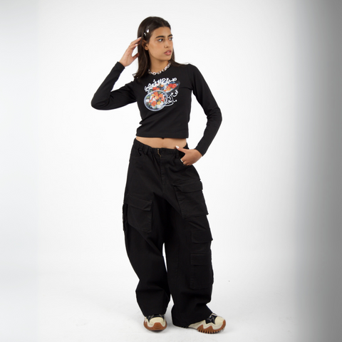 Sabah El torshy Morning Market baby tee – in black with colorful silk-screen pickles front print, BTX x Nada Sultan